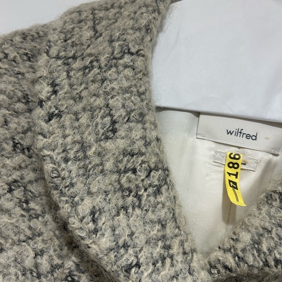 Wilfred - Aritzia Wool Coat - Picture 10 of 13